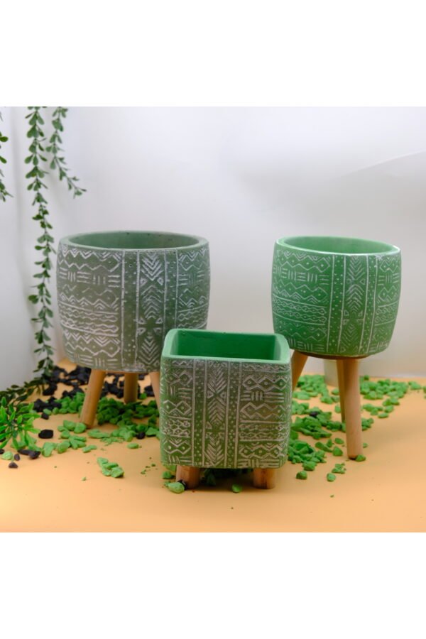 ETNİK DESENLİ AHŞAP AYAKLI DEKORATİF BETON SAKSI SETİ