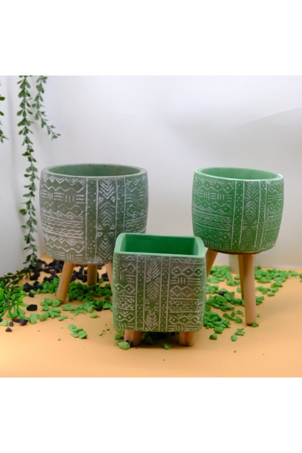 ETNİK DESENLİ AHŞAP AYAKLI DEKORATİF BETON SAKSI SETİ