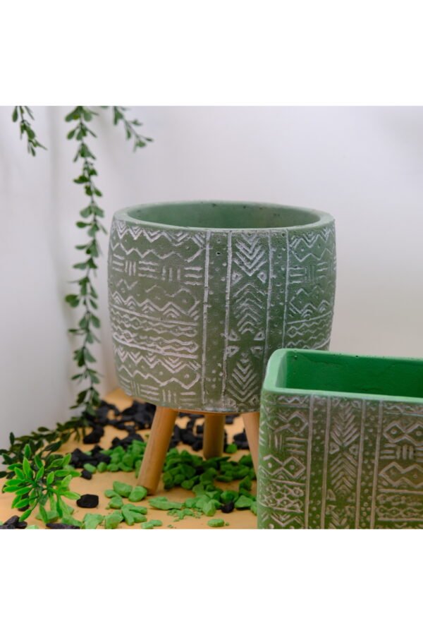 ETNİK DESENLİ AHŞAP AYAKLI DEKORATİF BETON SAKSI SETİ