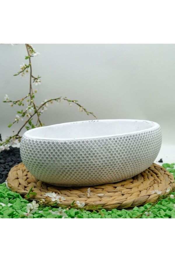 BENEKLİ OVAL MODEL AYAKLI BETON SAKSI
