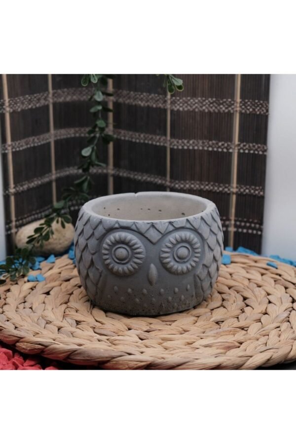 BAYKUŞ MOTİFLİ DEKORATİF BETON SAKSI